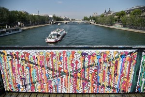 graffiti pont des arts